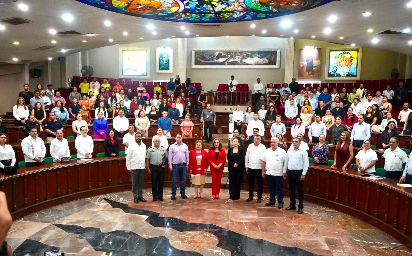 La Mtra. Cecilia Narciso Gaytán, titular de la Comisión de los Derechos Humanos del Estado de Guerrero (CDHEG), presidió la inauguración el diplomado 'Derechos Humanos, Seguridad Pública, Procuración e Impartición de Justicia', realizado en coordinación con la Secretaría de Seguridad Pública, la Fiscalía General del Estado y el Poder Judicial del Estado. 