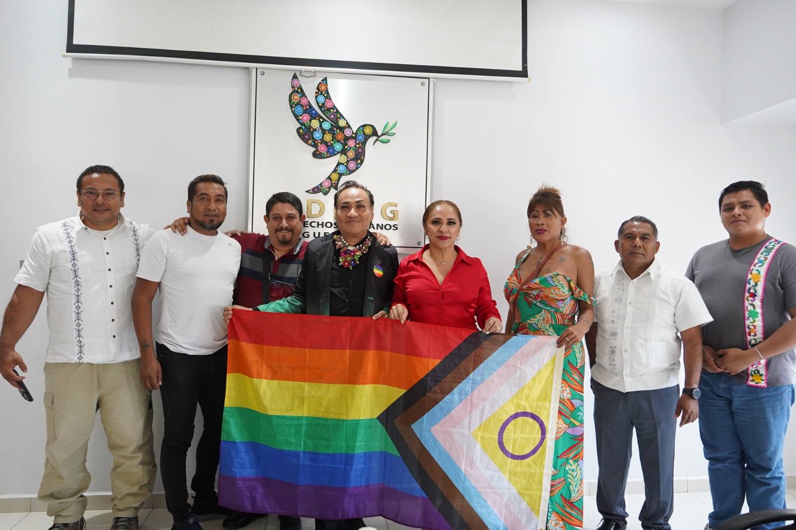 La Mtra. Cecilia Narciso Gaytán, presidenta de la Comisión de los Derechos Humanos del Estado de Guerrero, recibió en las oficinas de este organismo al Colectivo Diversidad Social de Chilpancingo, Guerrero, con el objetivo de establecer un primer acercamiento institucional.