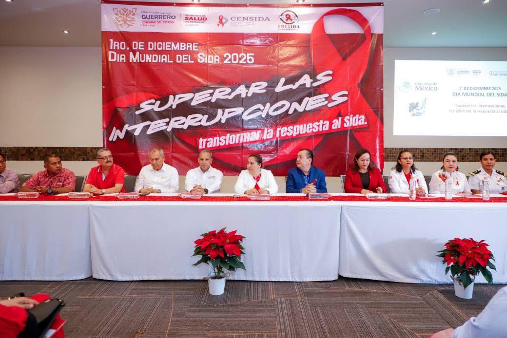 En representación de la Mtra. Cecilia Narciso Gaytán, presidenta de la Comisión de los Derechos Humanos del Estado de Guerrero, el Mtro. Fernando Esteban Ramírez, Segundo Visitador General, asistió al Evento Conmemorativo del Día Mundial del Sida, con el lema 'Superar las interrupciones, transformar la respuesta al sida', convocado por Salud Guerrero.