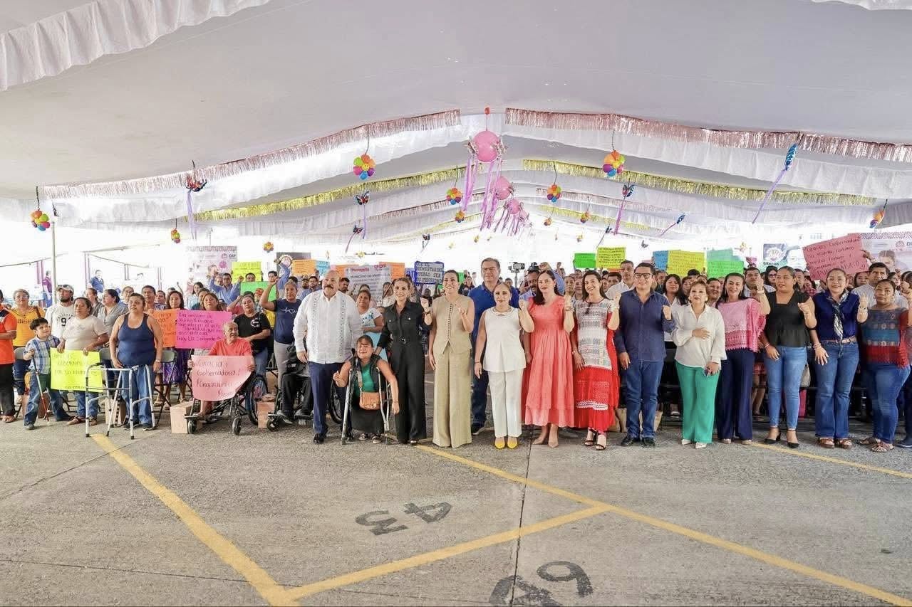 La Mtra. Cecilia Narciso Gaytán, Presidenta de la Comisión de los Derechos Humanos del Estado de Guerrero, asistió a la entrega mensual de aparatos funcionales “Transformando Vidas”, a cargo de la Gobernadora Constitucional del Estado, Mtra. Evelyn Salgado Pineda a través del Sistema DIF Guerrero. 